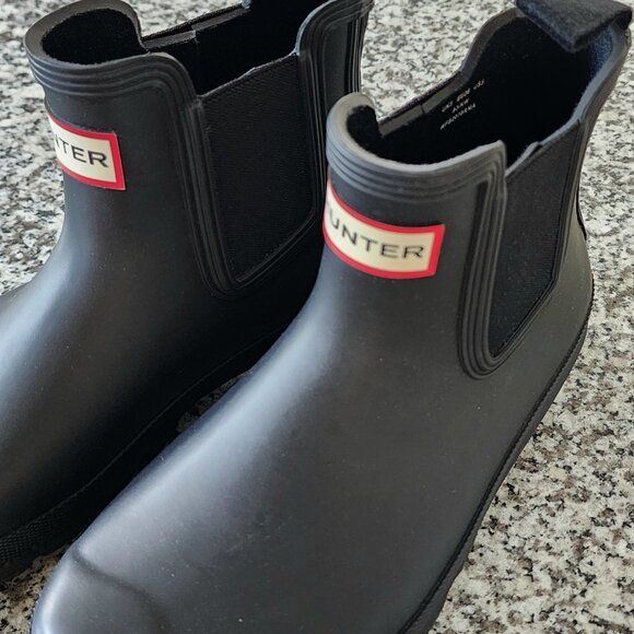 Hunter Women's Original Chelsea Rain Boots โ Timeless Black Style ๐ง๏ธ๐ค - Picture 12 of 14
